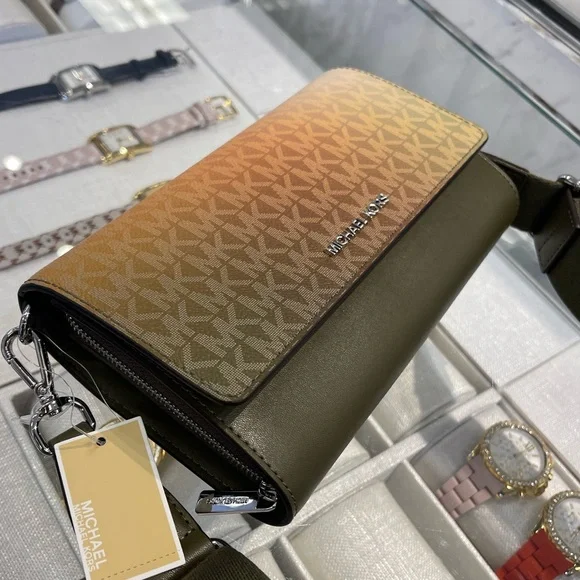 MICHAEL KORS Jet Set Large Ombré Signature Logo Crossbody Bag
Olive Multi 
NWT - Picture 16 of 16